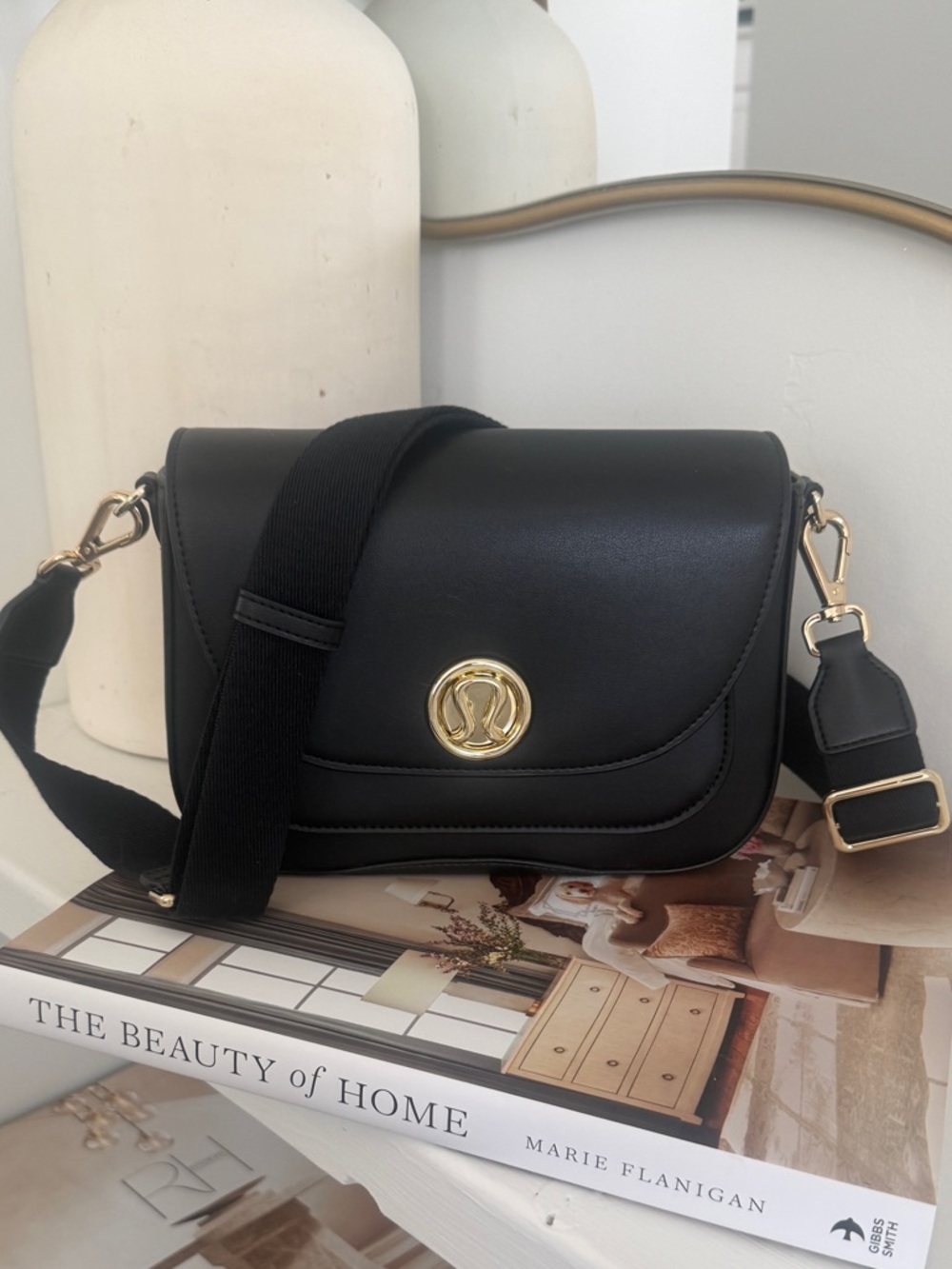 New Lululemon Leather Alternative Crossbody Bag 1.5L